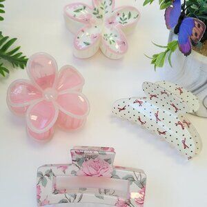 ✨Bundle 4 PCS | Assorted Hair Clips Flower Claw Clips Hair Accessories✨
